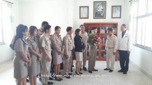 พนักงานเทศบาลตำบลหนองหัวฟานร่วมแสดงความยินดีกับท่านนายกเทศมนตรี